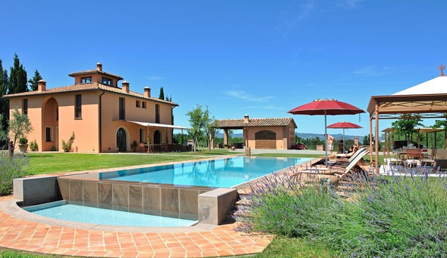 Villa Irene - Homelike Villas in Montelopio