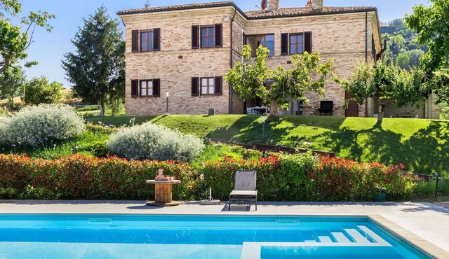 Villa La Fonte 14 with pool in the hills of Ripatransone, just 15 minutes from the Adriatic Sea in Ripatransone