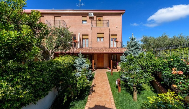 Villa Moreschi (apartment)