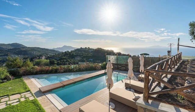 Villa Poggio Di Luce - Luxury with Heated Pool