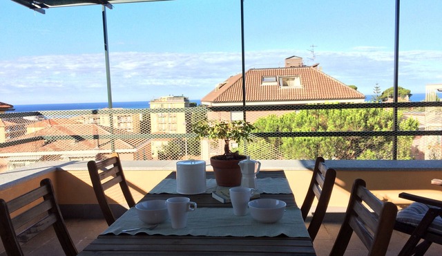 villa surrounded by greenery a few steps from the sea with terrace and garden in Chiavari