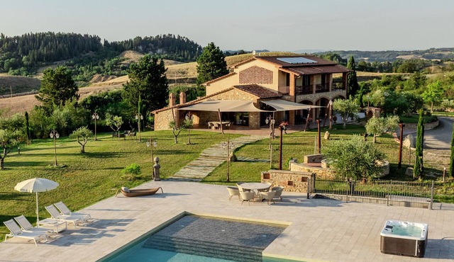 Villa TOSCA Private Home - Luxury Farm Stay with Restaurant and Experiences in Toscana