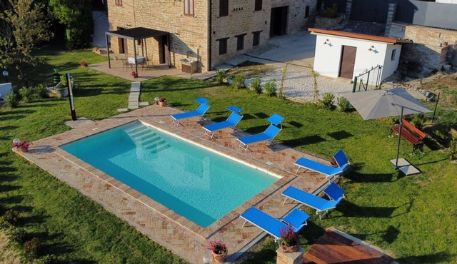Villa with private pool and hot tub near The Sibillini National Park in Penna San Giovanni