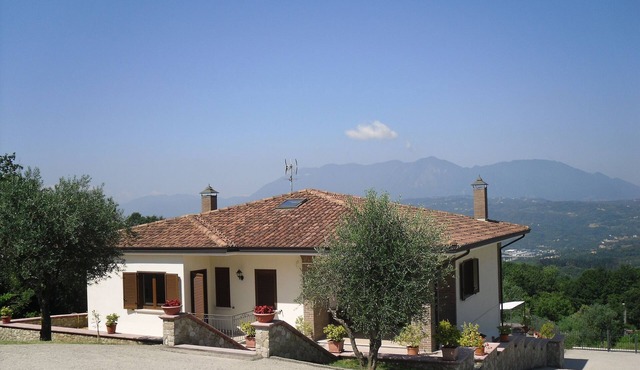 Villa With Private Pool, Private Gardens, And Stunning Countryside Views in Montefalcione