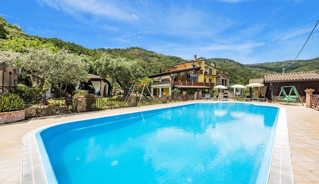Vineyard Dépendance With Shared Pool, Casal Velino, Italy