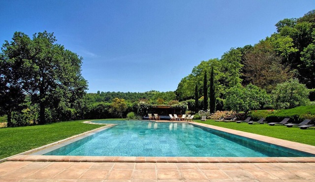 Wonderful private villa with A/C, private pool, hot tub, WIFI, TV, patio, close to San Gimignano in Petrognano
