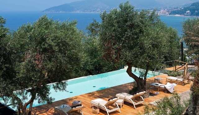 Wonderful private villa for 18 people with WIFI, A/C, private pool, TV and terrace