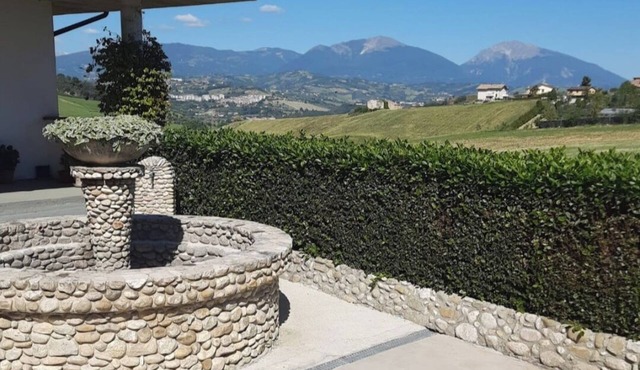 YELLOW HOUSE: apartment located between the sea, mountains and fantastic borghi☀️