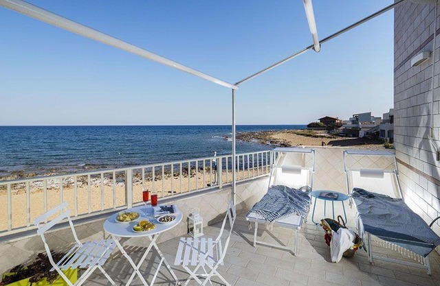Calabernardo Apartment Sleeps 4 Air Con WiFi in Calabernardo