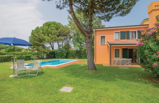 Three-Bedroom Holiday Home in Albarella RO in Isola Albarella