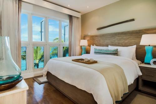 Waves Hotel 