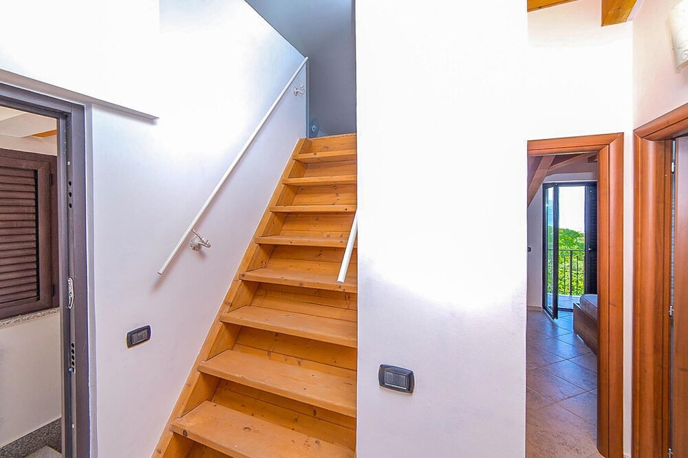 Policastro Bussentino Apartment | Beautiful Apartment in Policastro Bussentino With 3 Bedrooms and Wifi