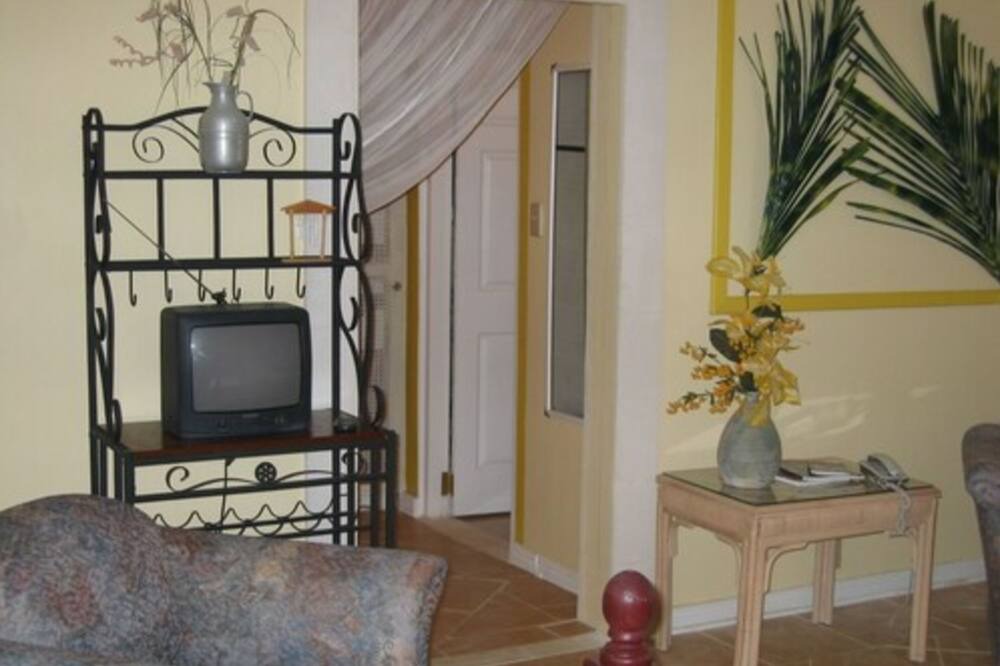 Mullins House | The Legend Garden Condos