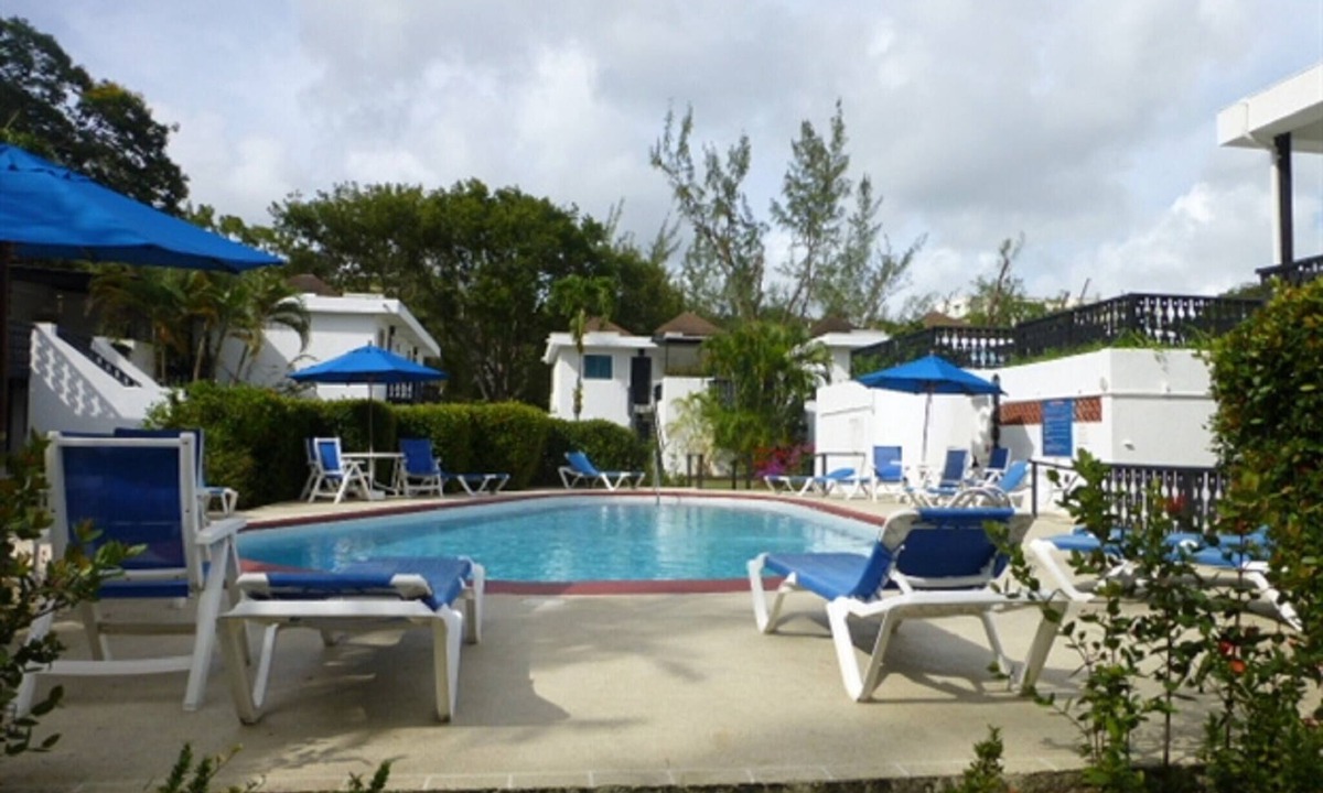 Rendezvous Apartment | Rockley Golf Club 309 2 Bed 2 Bath Pool Tennis Bar
