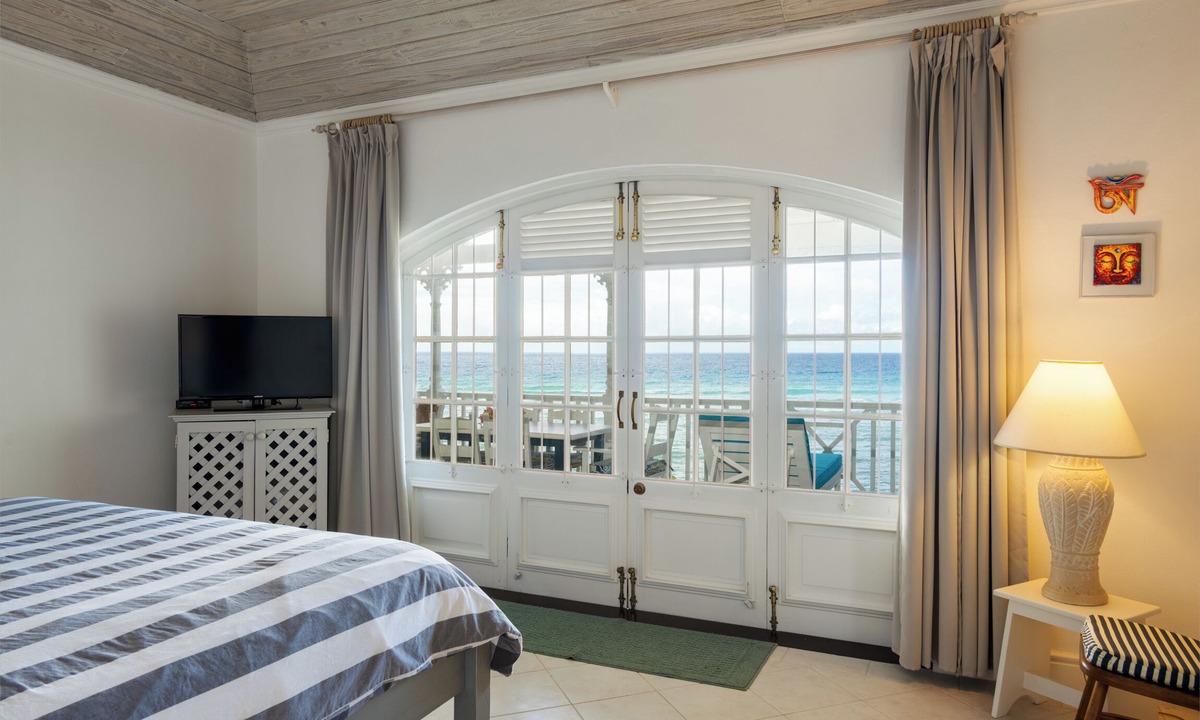 Hastings Apartment | Upper Beachgate - On the Beach.