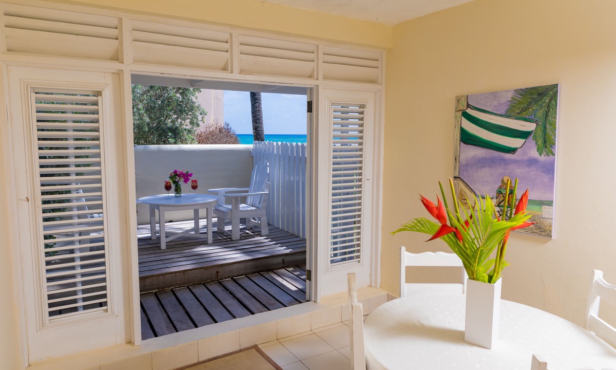 Silver Sands Apartment | Beachfront 1 bedroom apartment with two terraces facing the Caribbean Sea