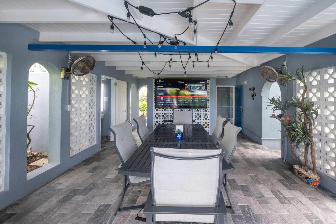 Welches House | Impressive Private Pool Mandevilla Home Near Beach
