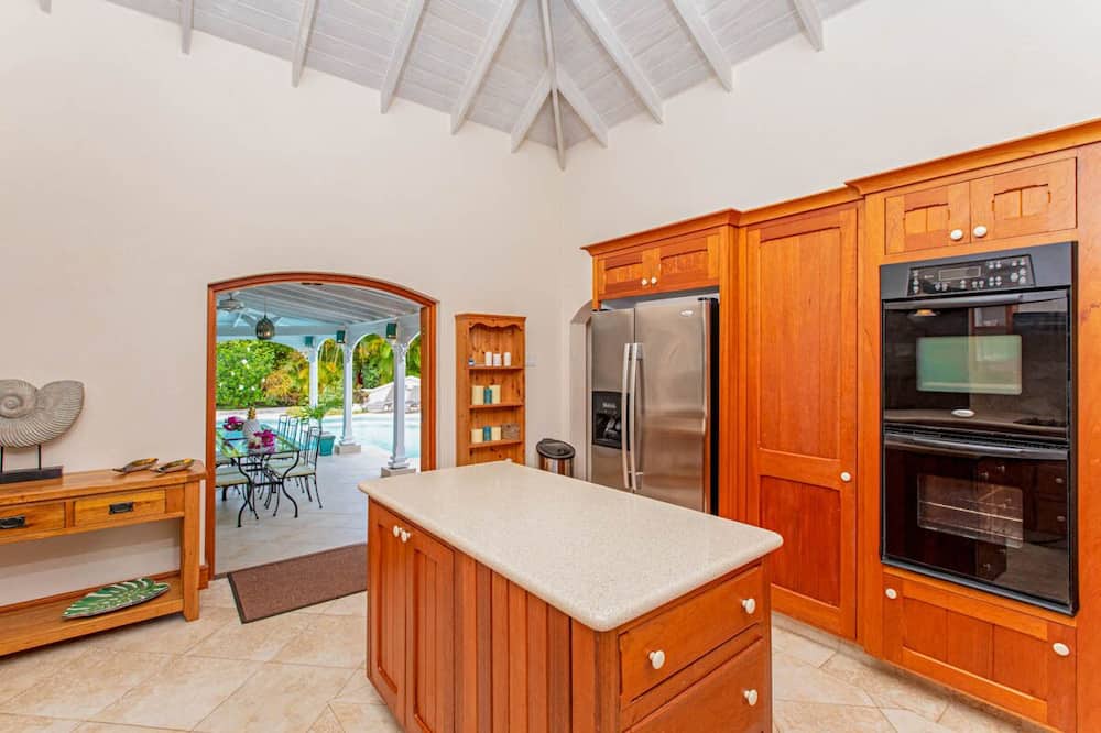 Photo of Kitchen in Gibbs Bay