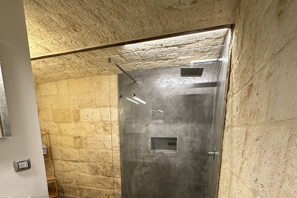 Photo of Bathroom in Andria
