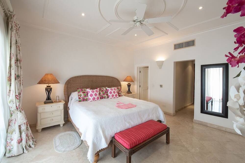 Photo of Bedroom in Schooner Bay