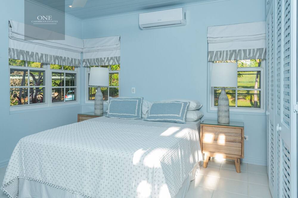 Photo of Bedroom in Molyneux