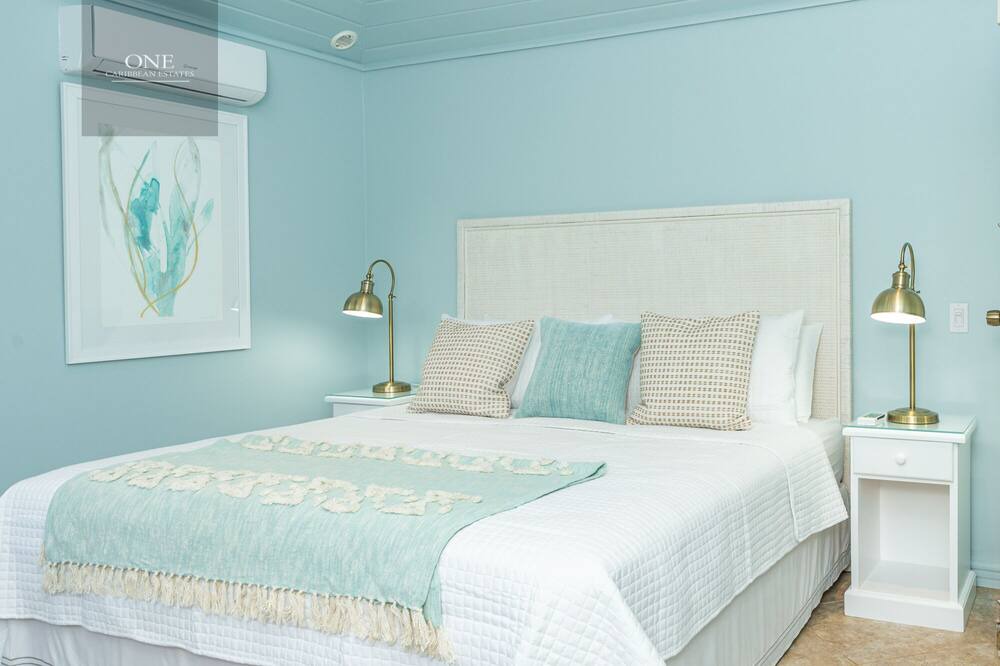 Photo of Bedroom in Molyneux