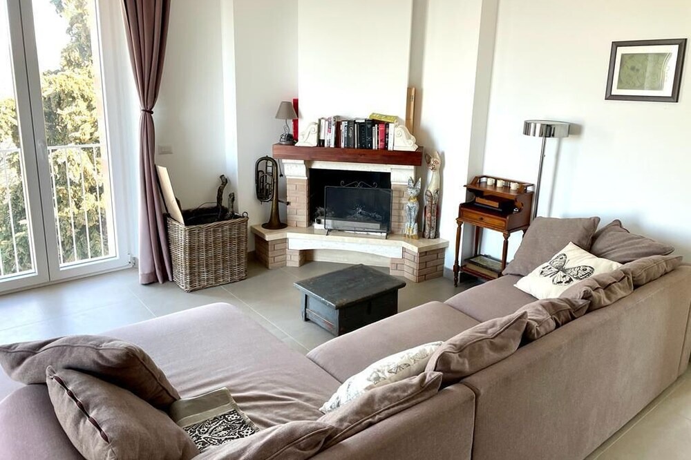 Photo of Livingroom in Paternopoli