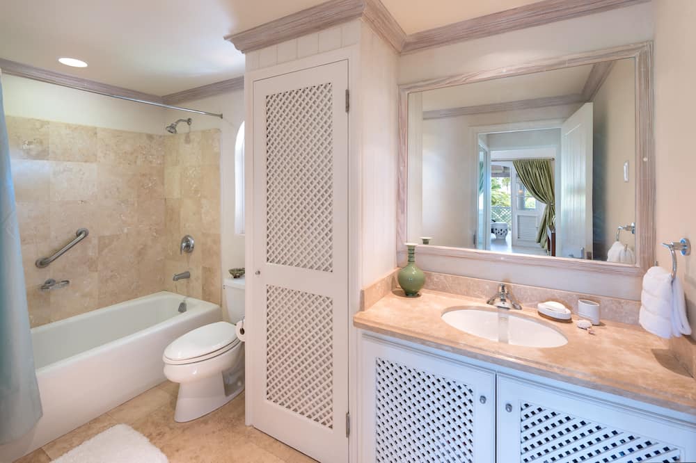 Photo of Bathroom in Mount Standfast