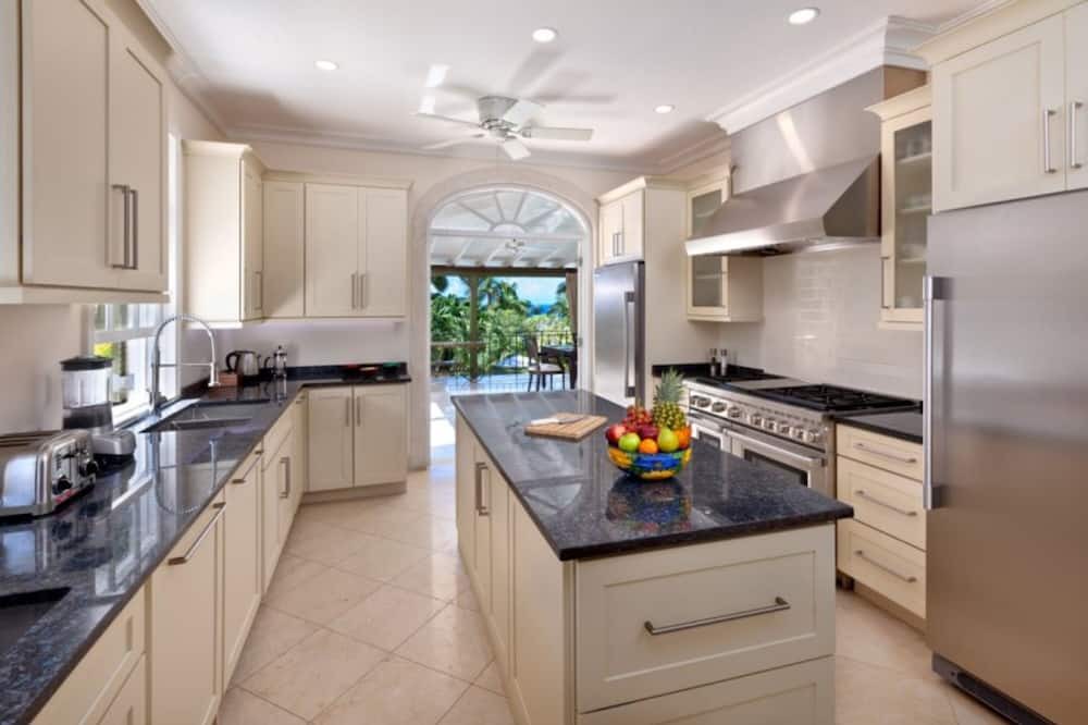 Photo of Kitchen in Mount Standfast