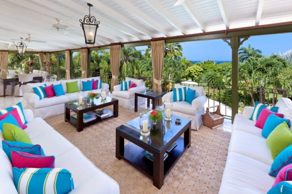 Photo of Livingroom in Mount Standfast