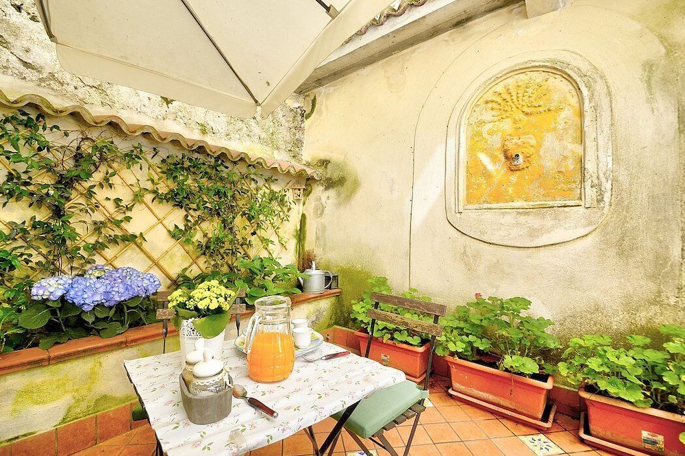 Photo of Patio Balcony in Rione Duomo