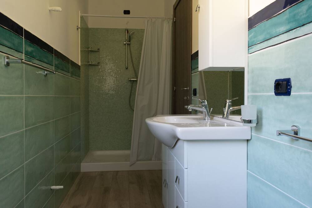 Photo of Bathroom in Marina Lido