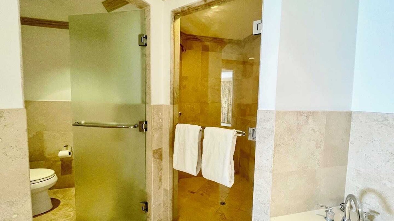 Photo of Bathroom in Sunset Crest