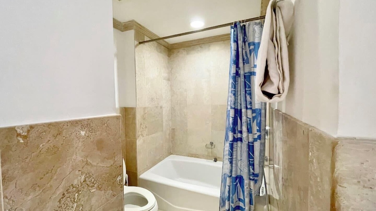 Photo of Bathroom in Sunset Crest