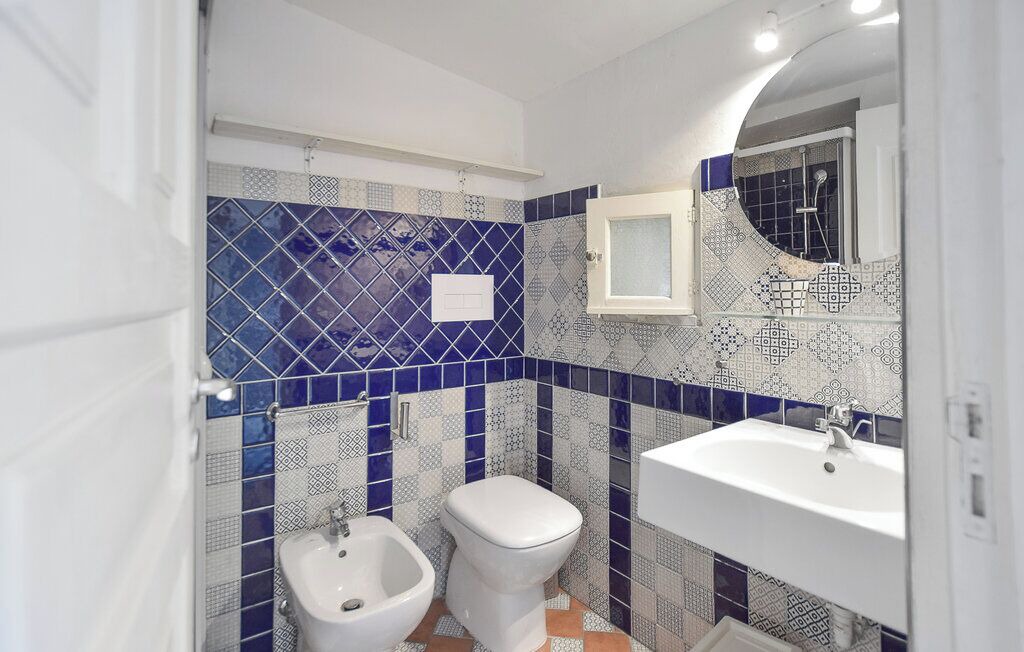 Photo of Bathroom in Scario