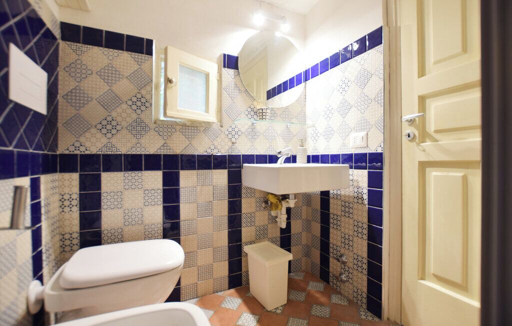 Photo of Bathroom in Scario