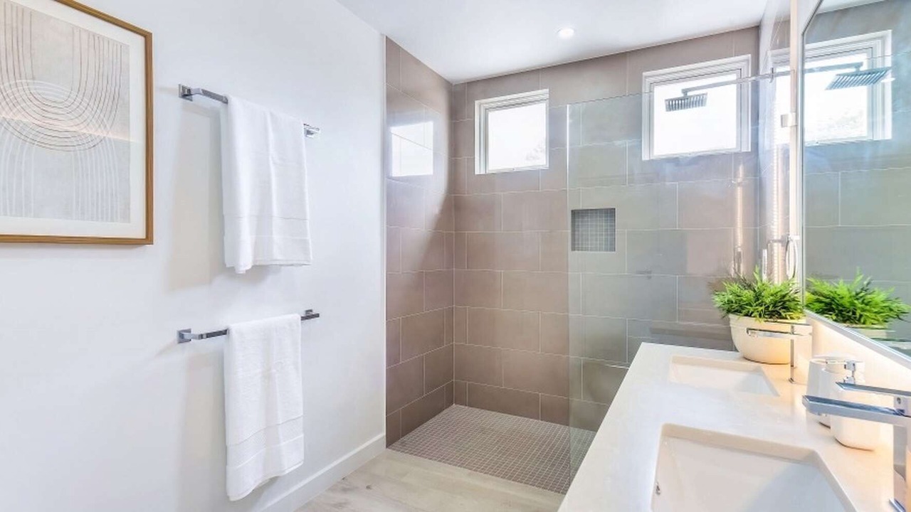 Photo of Bathroom in Merlin Bay