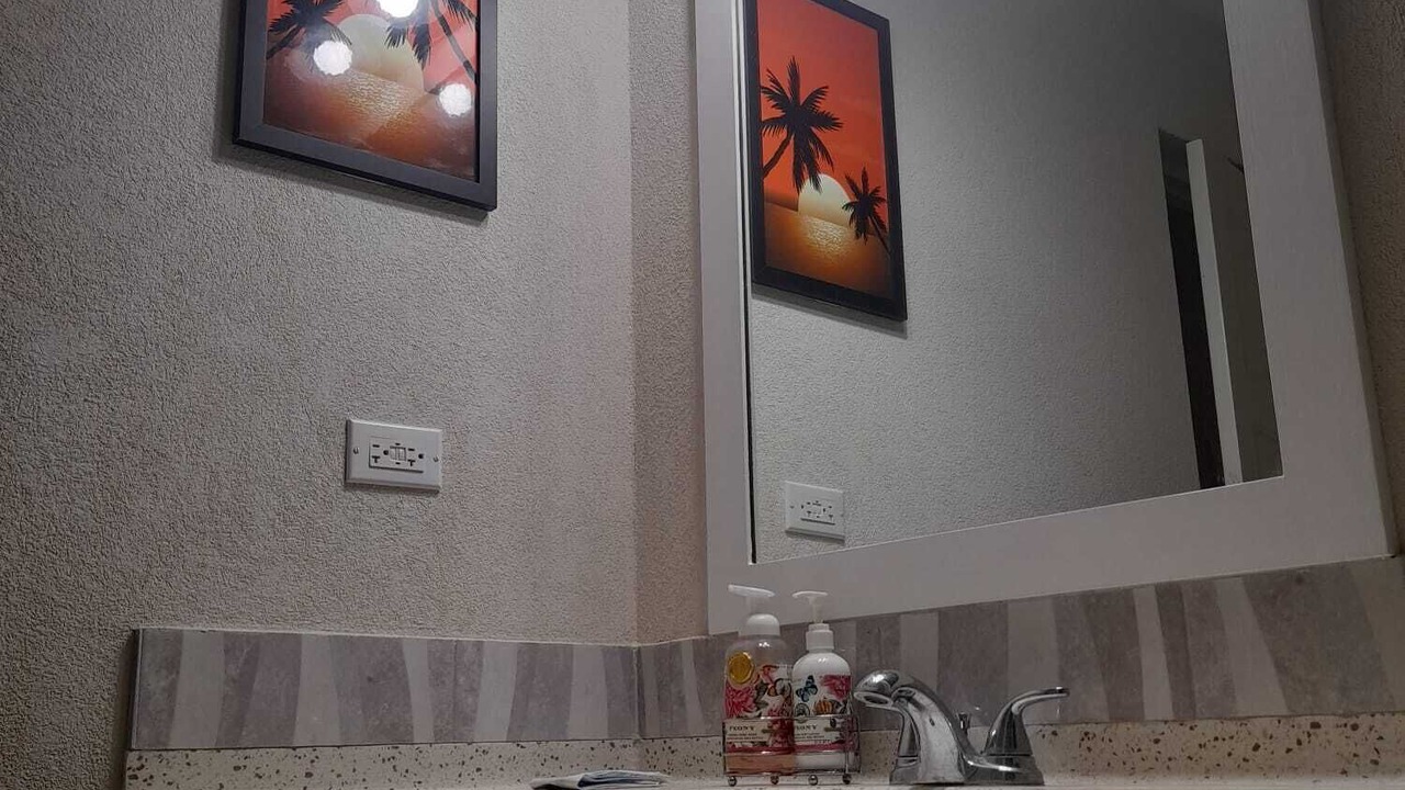 Photo of Bathroom in Union Hall