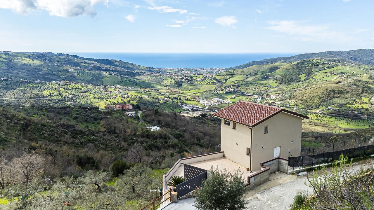 Photo of Bedroom in Laureana Cilento
