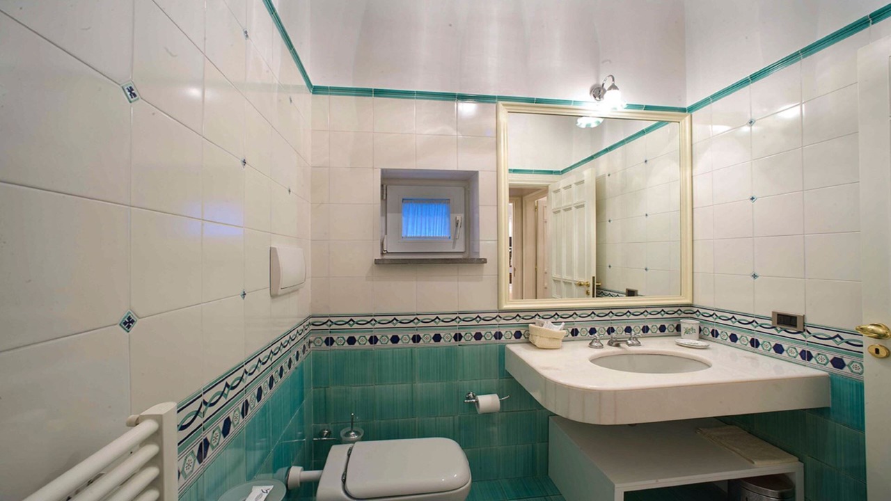 Photo of Bathroom in Sorrento City Centre