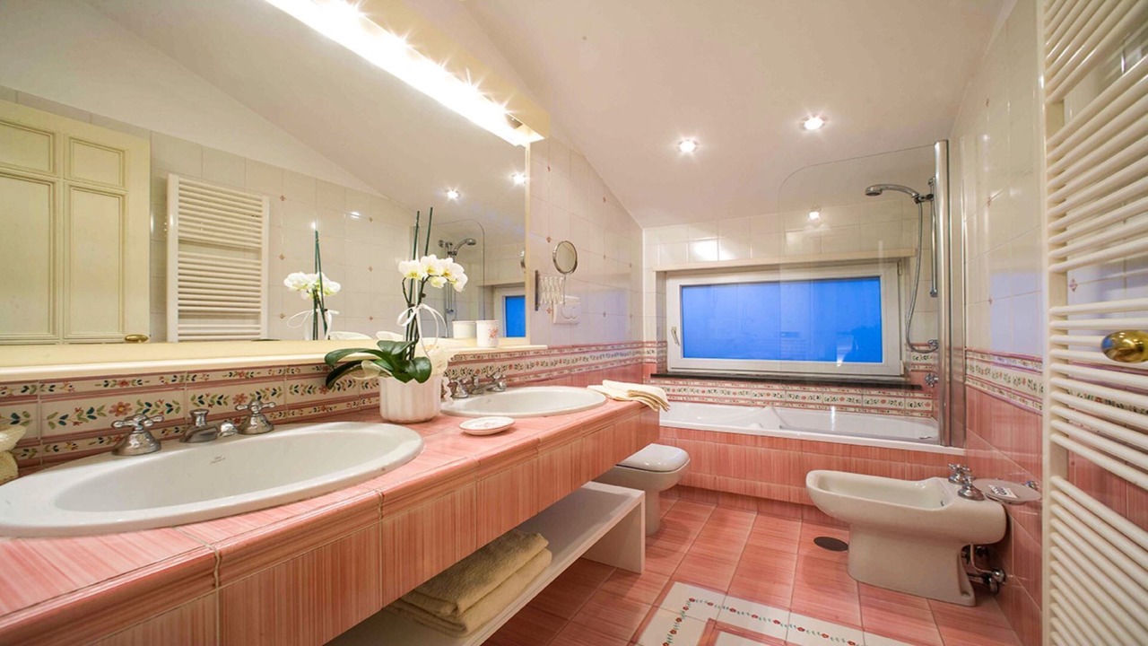 Photo of Bathroom in Sorrento City Centre