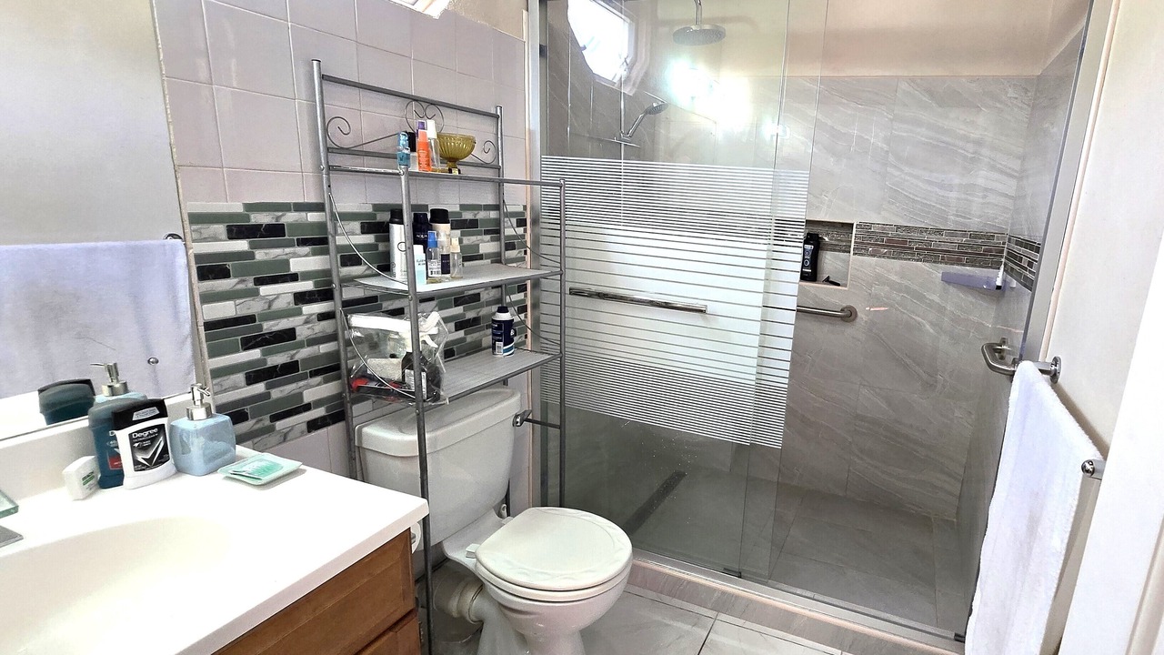 Photo of Bathroom in Oistins