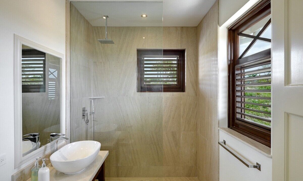 Photo of Bathroom in Merlin Bay