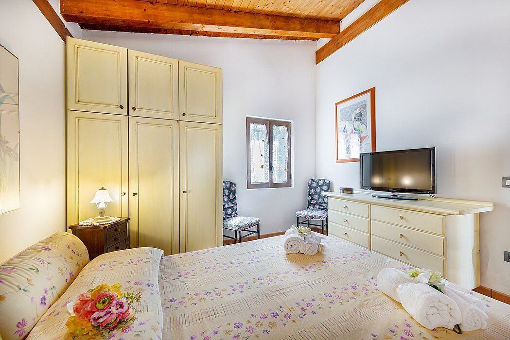 Photo of Bedroom in Laureana Cilento