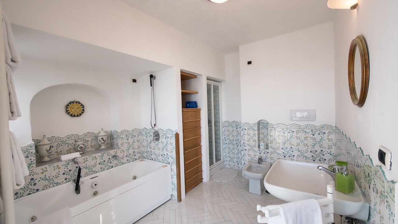Photo of Bathroom in Furore