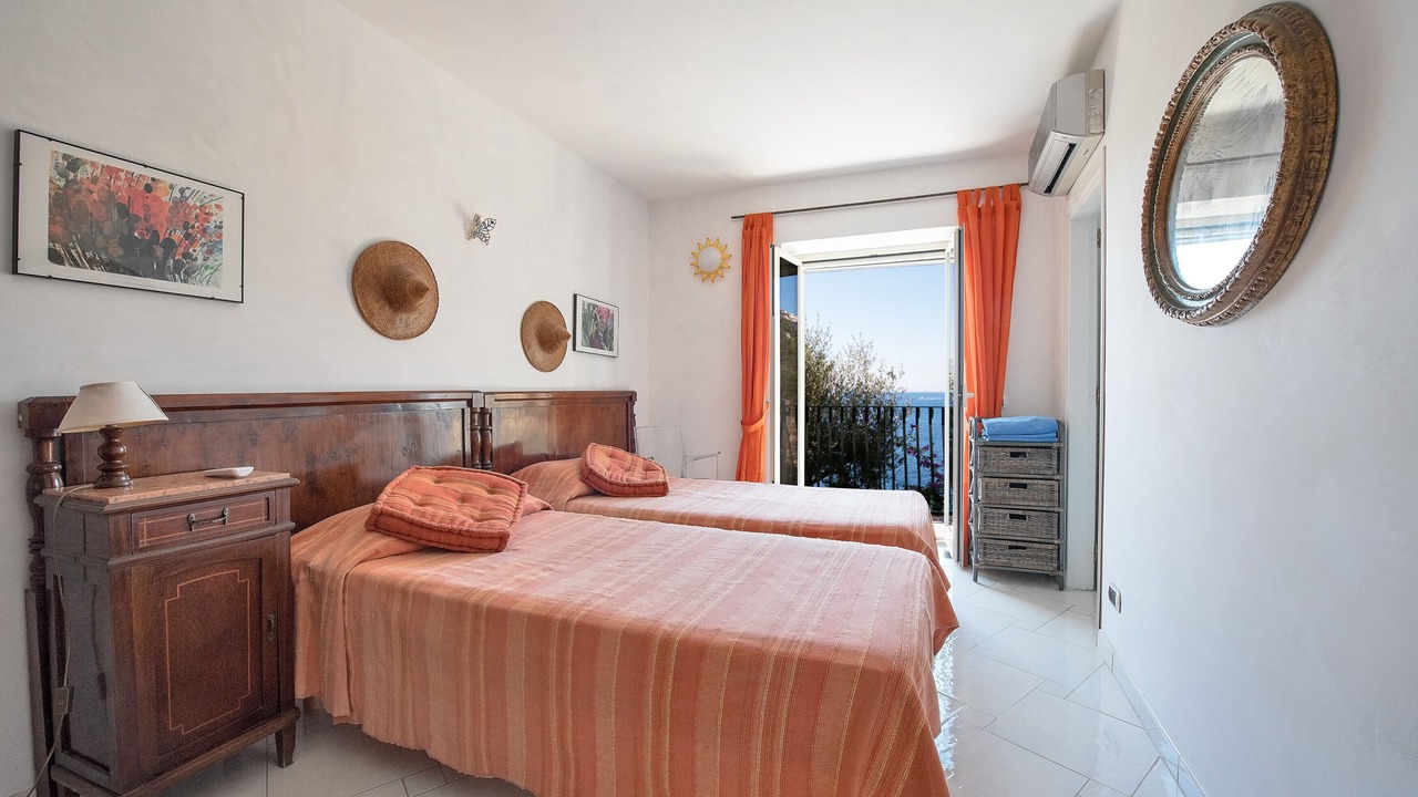 Photo of Bedroom in Furore