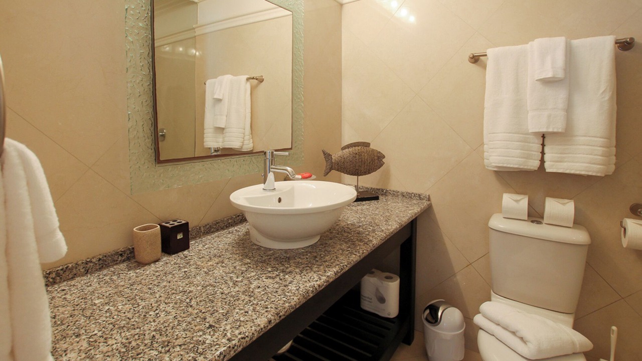Photo of Bathroom in Porters