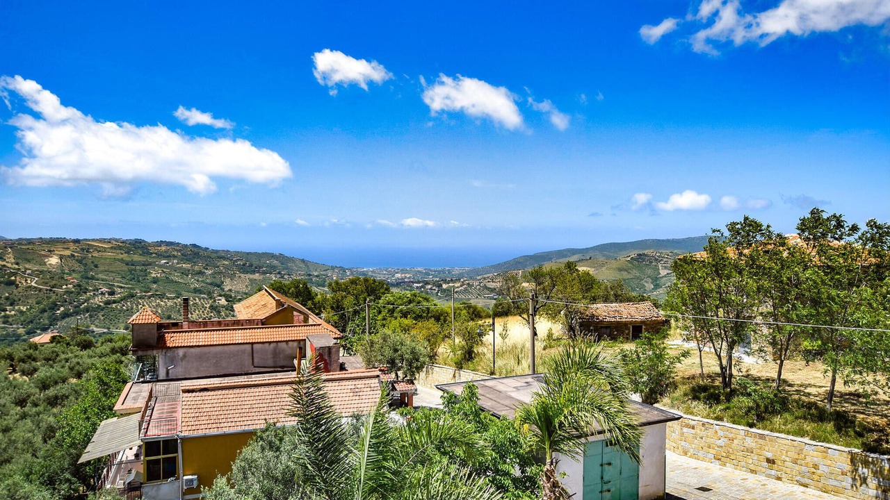 Photo of Bedroom in Laureana Cilento