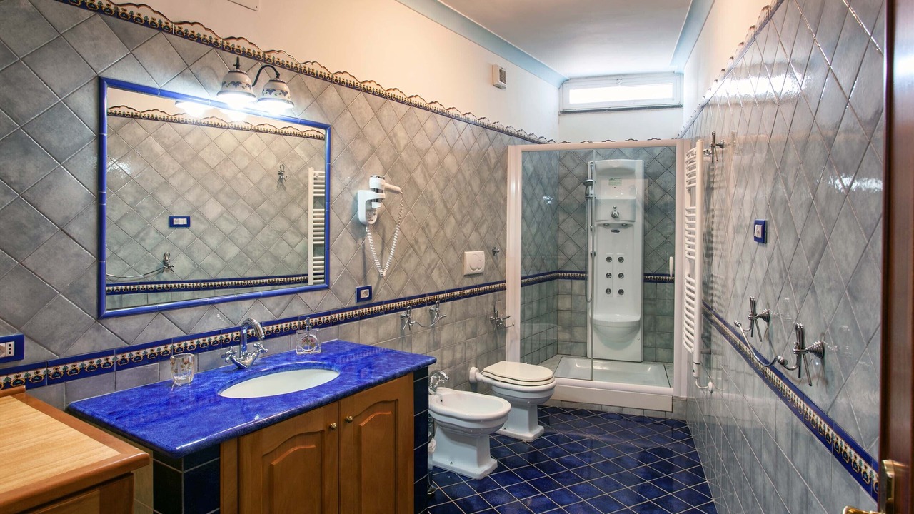 Photo of Bathroom in Furore