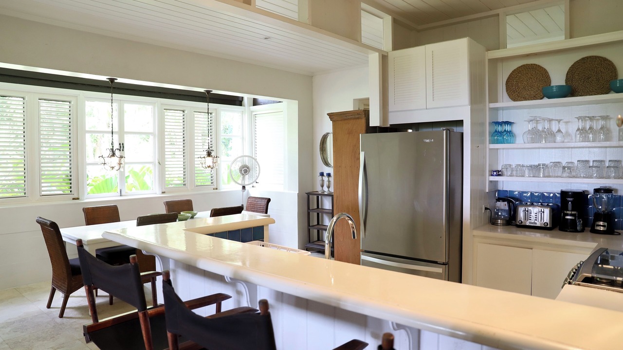 Photo of Kitchen in White Hall